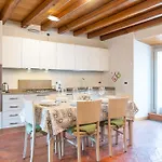 Stabello Tower View& Hot Tub Experience Dom wakacyjny Zogno